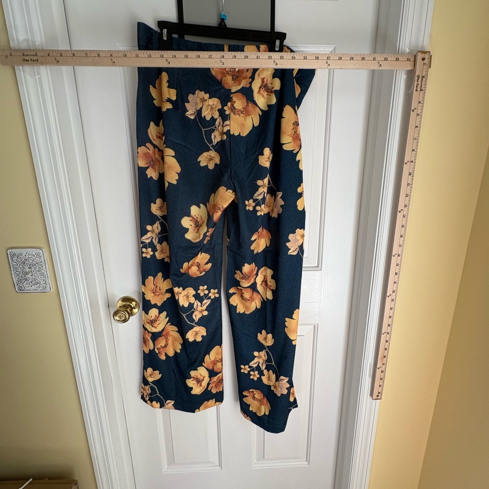 Floral Trouser style pants